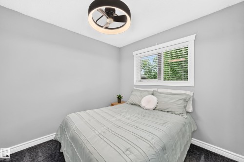 7916 130 Avenue Nw, Edmonton, AB - Indoor Photo Showing Bedroom