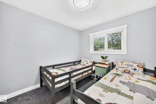 7916 130 Avenue Nw, Edmonton, AB - Indoor Photo Showing Bedroom