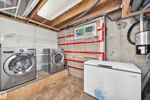 7916 130 Avenue Nw, Edmonton, AB - Indoor Photo Showing Laundry Room