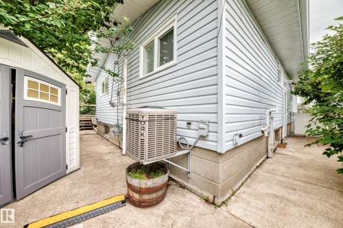 7916 130 Avenue Nw, Edmonton, AB - Outdoor With Exterior