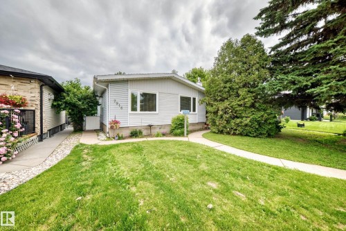7916 130 Avenue Nw, Edmonton, AB - Outdoor