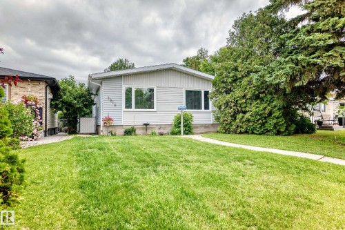 7916 130 Avenue Nw, Edmonton, AB - Outdoor