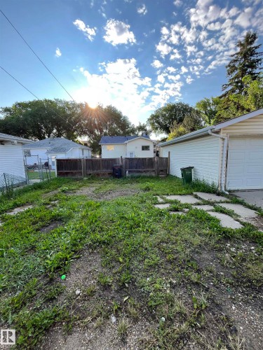 Yard - 11938 70 Nw, Edmonton, AB 