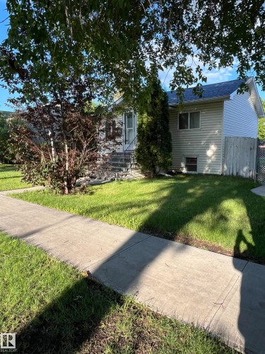 Front house - 11938 70 Nw, Edmonton, AB 