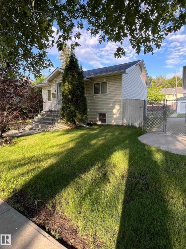 Front house - 11938 70 Nw, Edmonton, AB 