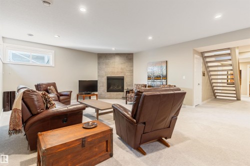 4504 Westcliff Terrace Sw, Edmonton, AB 