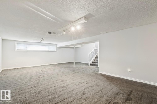 9312 151 Avenue Nw, Edmonton, AB 