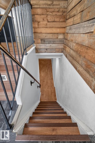 Stairs - 1071 Millbourne Road Nw, Edmonton, AB 