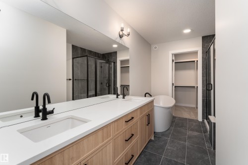 117 Garneau Gate, Spruce Grove, AB - Indoor Photo Showing Bathroom