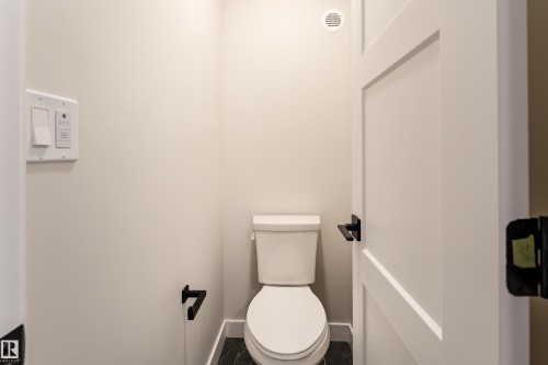 117 Garneau Gate, Spruce Grove, AB - Indoor Photo Showing Bathroom