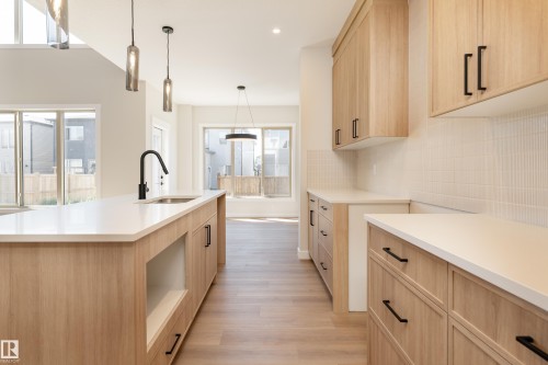 117 Garneau Gate, Spruce Grove, AB - Indoor Photo Showing Kitchen