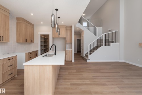 117 Garneau Gate, Spruce Grove, AB - Indoor Photo Showing Kitchen With Upgraded Kitchen