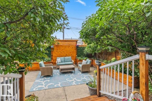 5507 102A Avenue Nw, Edmonton, AB 