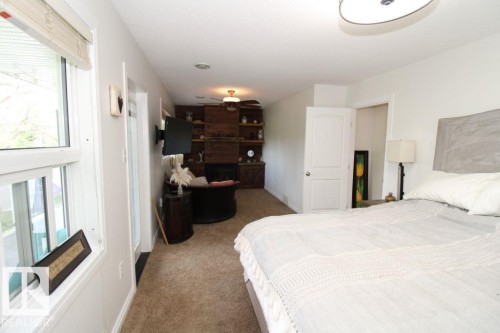 7715 84 Avenue, Edmonton, AB - Indoor Photo Showing Bedroom