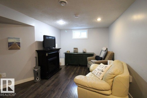 7715 84 Avenue, Edmonton, AB - Indoor Photo Showing Other Room