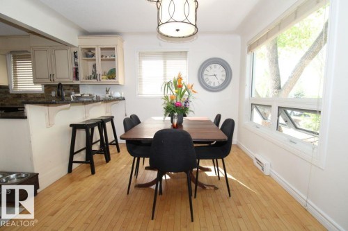 7715 84 Avenue, Edmonton, AB - Indoor Photo Showing Dining Room