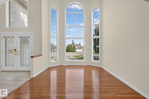 610 Hunters Close Nw, Edmonton, AB - Indoor Photo Showing Other Room