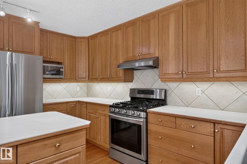 610 Hunters Close Nw, Edmonton, AB - Indoor Photo Showing Kitchen