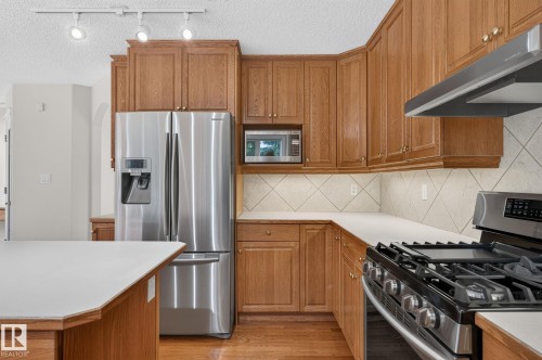 610 Hunters Close Nw, Edmonton, AB - Indoor Photo Showing Kitchen
