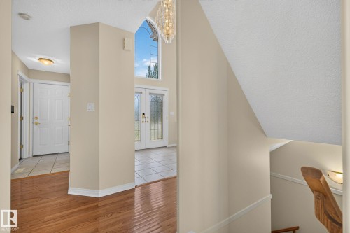 610 Hunters Close Nw, Edmonton, AB - Indoor Photo Showing Other Room