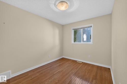 610 Hunters Close Nw, Edmonton, AB - Indoor Photo Showing Other Room