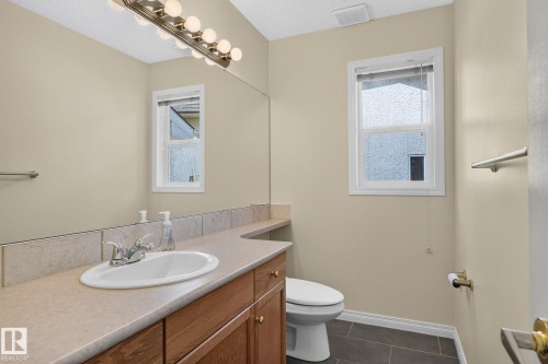 610 Hunters Close Nw, Edmonton, AB - Indoor Photo Showing Bathroom