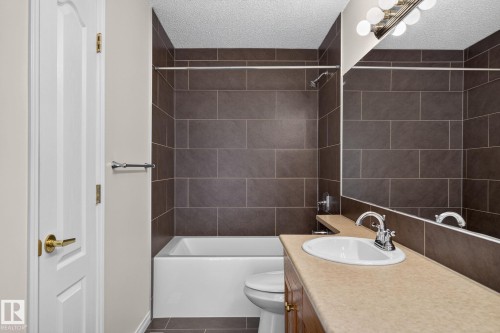 610 Hunters Close Nw, Edmonton, AB - Indoor Photo Showing Bathroom