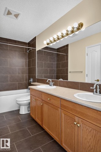 610 Hunters Close Nw, Edmonton, AB - Indoor Photo Showing Bathroom