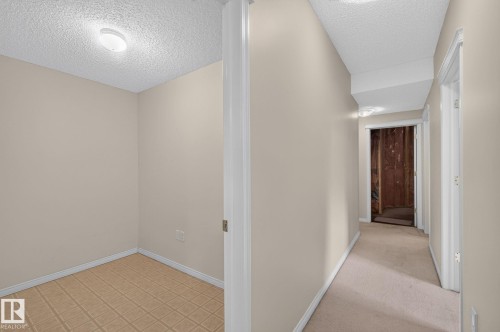 610 Hunters Close Nw, Edmonton, AB - Indoor Photo Showing Other Room