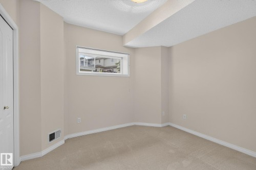 610 Hunters Close Nw, Edmonton, AB - Indoor Photo Showing Other Room