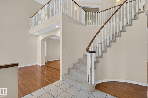 610 Hunters Close Nw, Edmonton, AB - Indoor Photo Showing Other Room