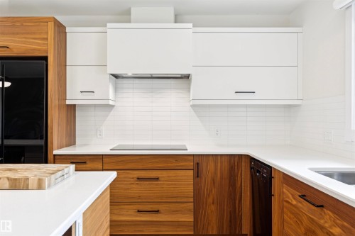 9544 148 Street Nw, Edmonton, AB - Indoor Photo Showing Kitchen