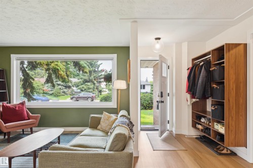 9544 148 Street Nw, Edmonton, AB - Indoor