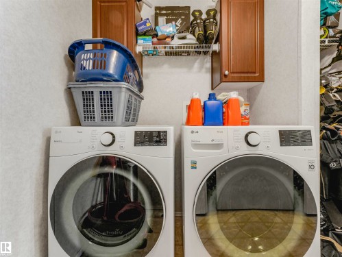 Image quality insufficient for description - 57016 Range Road 13, Rural Barrhead County, AB - Indoor Photo Showing Laundry Room