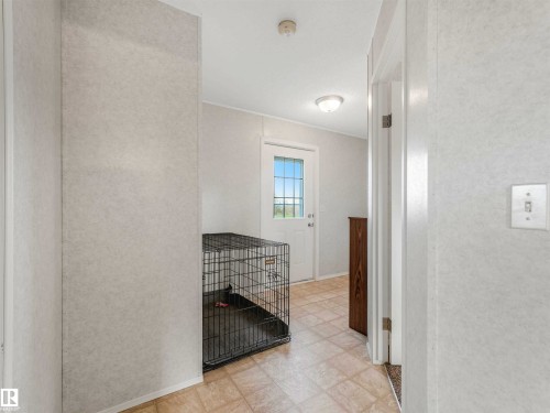 Image quality insufficient for description - 57016 Range Road 13, Rural Barrhead County, AB - Indoor