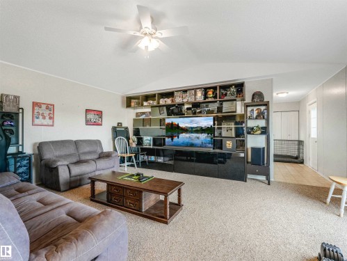 Image quality insufficient for description - 57016 Range Road 13, Rural Barrhead County, AB - Indoor Photo Showing Living Room