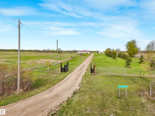 Image quality insufficient for description - 57016 Range Road 13, Rural Barrhead County, AB - Outdoor With View