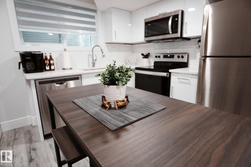 #Bsmt 7449 Chivers Cr Sw, Edmonton, AB - Indoor