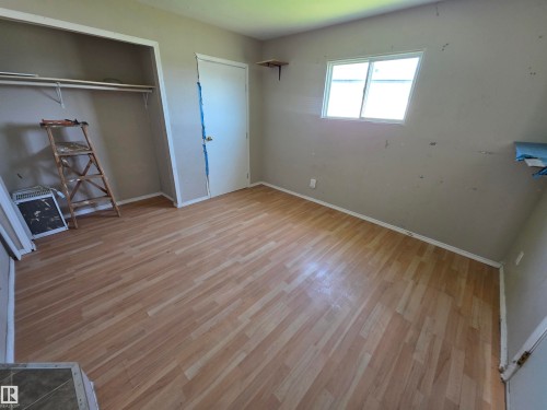 #9 5220 44 Av, Calmar, AB - Indoor Photo Showing Other Room