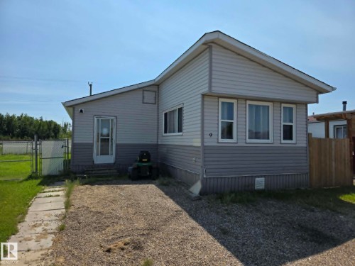 #9 5220 44 Av, Calmar, AB - Outdoor