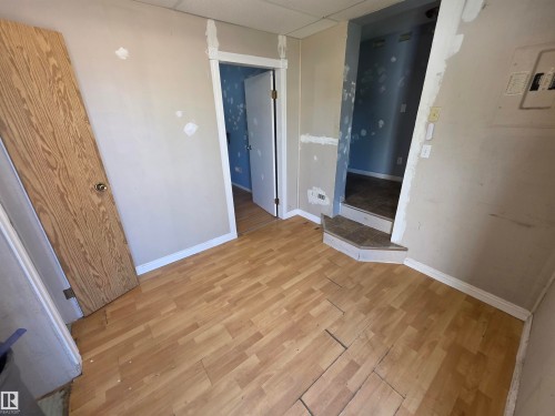 #9 5220 44 Av, Calmar, AB - Indoor Photo Showing Other Room