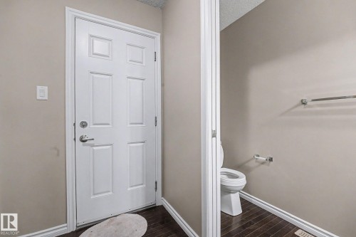 9507 Simpson Crest, Edmonton, AB - Indoor Photo Showing Bathroom