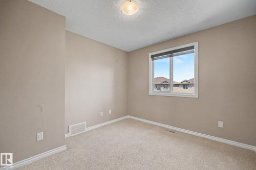 9507 Simpson Crest, Edmonton, AB - Indoor Photo Showing Other Room