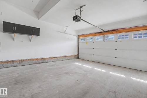 9507 Simpson Crest, Edmonton, AB - Indoor Photo Showing Garage
