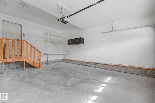 9507 Simpson Crest, Edmonton, AB - Indoor Photo Showing Garage