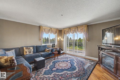#307 14604 125 St Nw, Edmonton, AB - Indoor Photo Showing Living Room