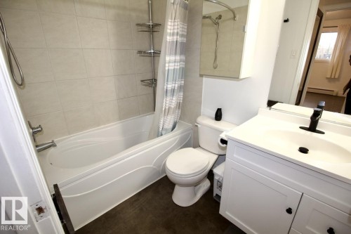 201 10345 123 Street Nw, Edmonton, AB - Indoor Photo Showing Bathroom