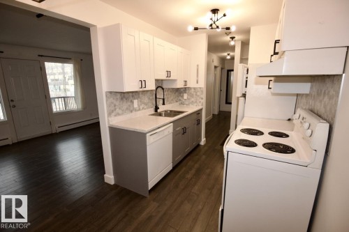 201 10345 123 Street Nw, Edmonton, AB - Indoor Photo Showing Kitchen