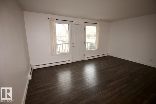 201 10345 123 Street Nw, Edmonton, AB - Indoor Photo Showing Other Room