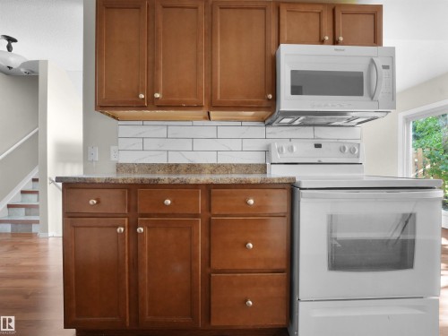 #B 16405 89 Av Nw, Edmonton, AB - Indoor Photo Showing Kitchen